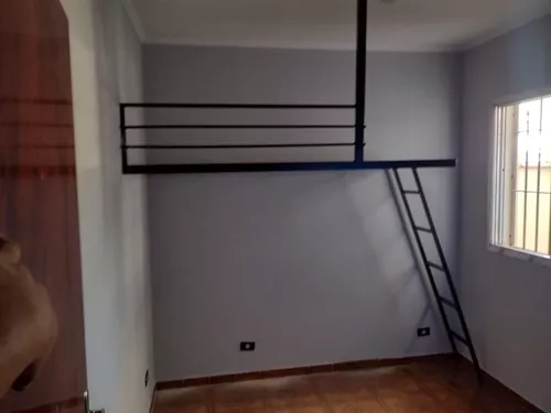 cama suspensa