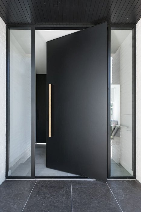 pivoting door