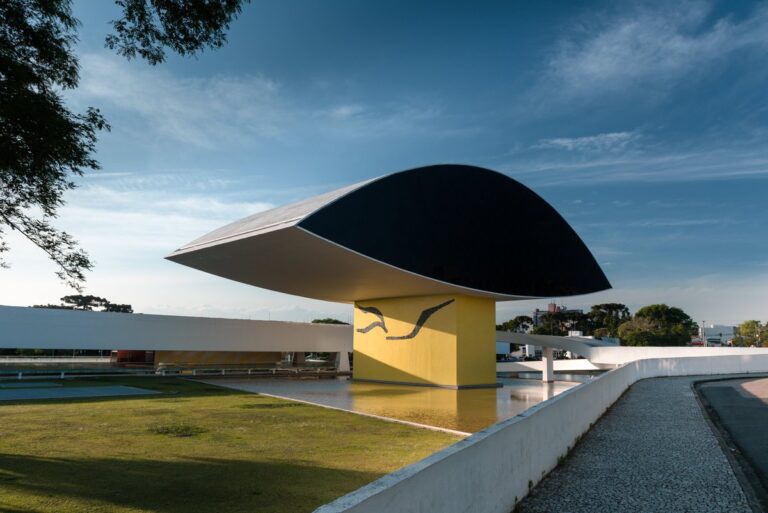 Explorando O Museu Oscar Niemeyer: Descobrindo Sua História, Arquitetura E Curiosidades