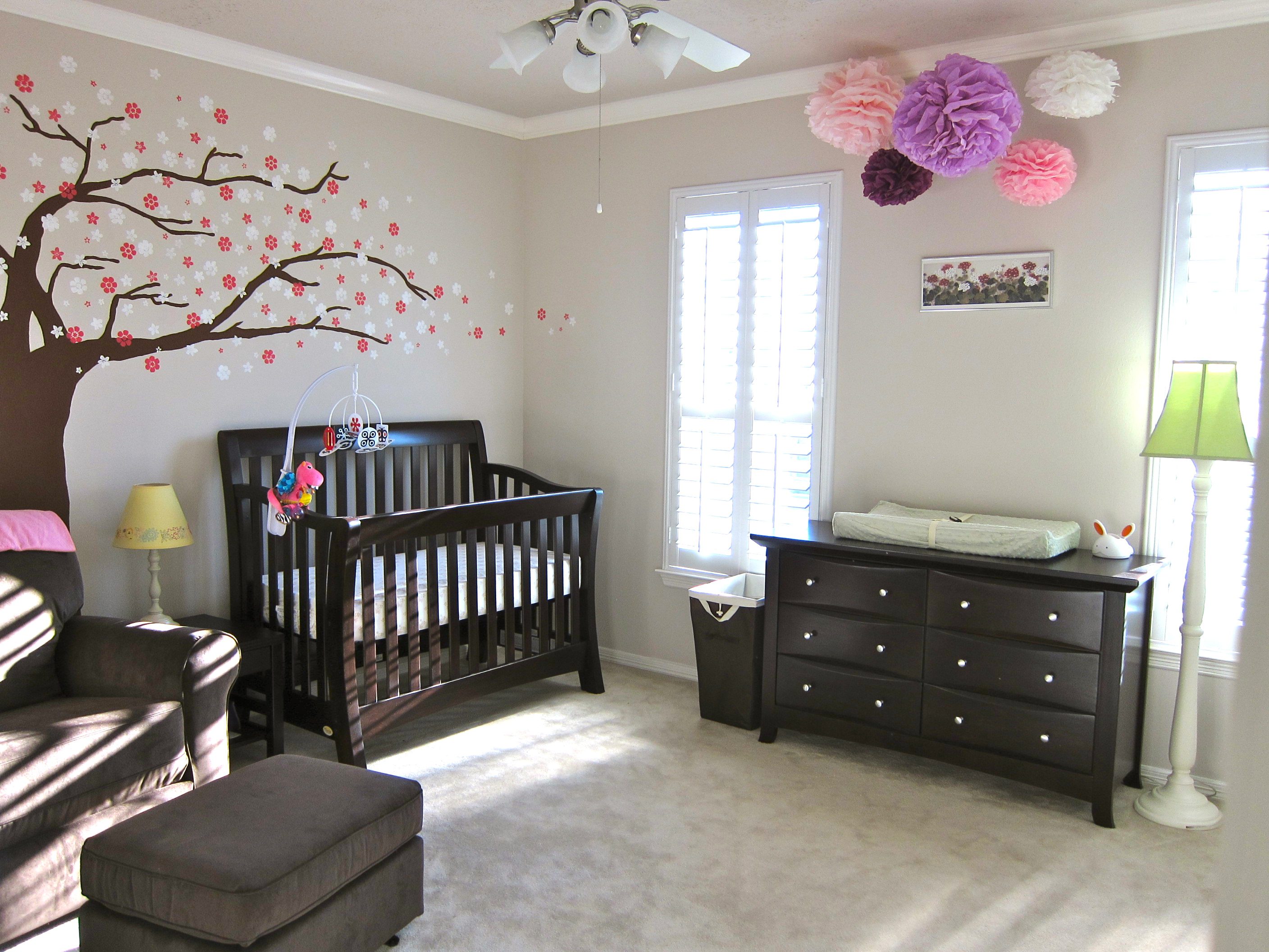 simple baby room