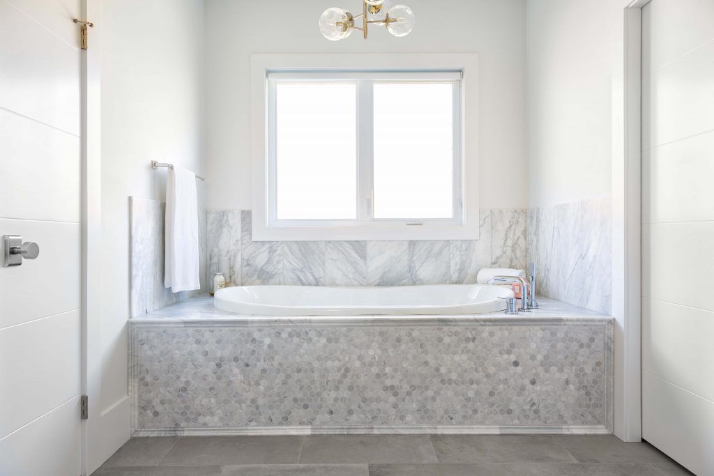 bathroom with bathtub models and inspirations