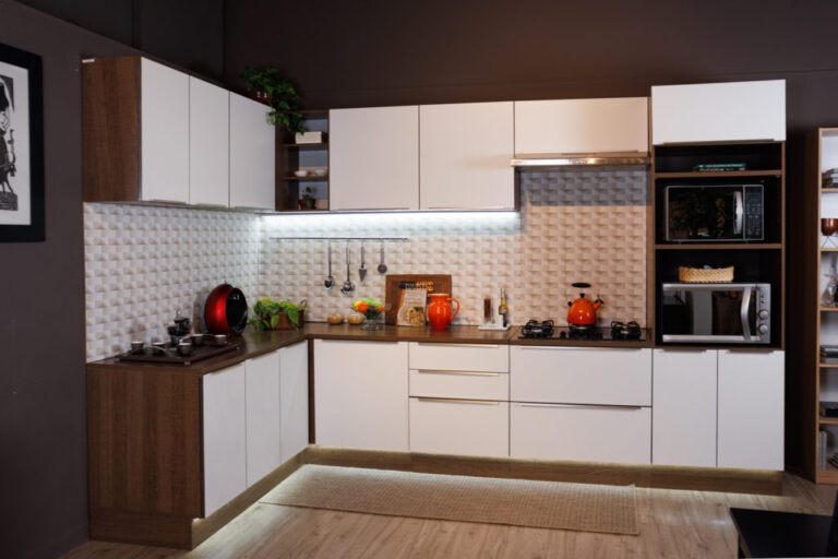 Como Decorar uma Cozinha Branca com Madeira