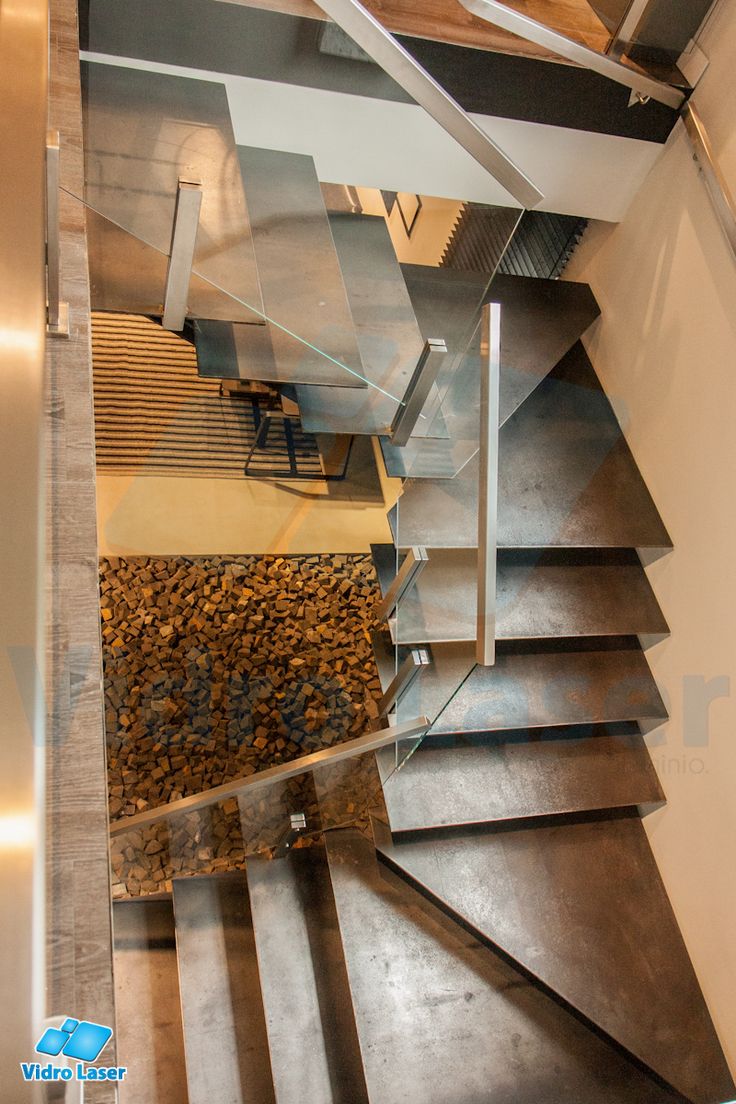 Escadas Metálicas e de Vidro - Conforto ...
