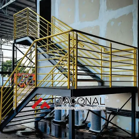 Escada para mezanino de ferro - Diagonal
