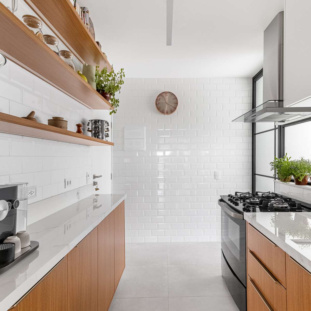 Cozinha minimalista foi pensada para ...
