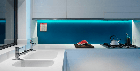 Bancada de Quartzo Azul Stellar com Iluminação LED Embutida - detalhe