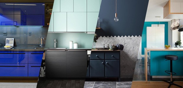 Paredes Azul Cobalto com Quadros de Botânica e Utensílios à Mostra - ideia