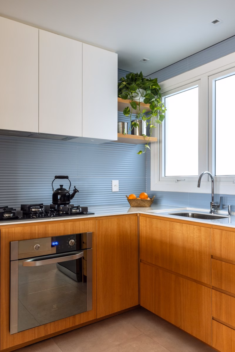 armário de cozinha pequeno - inspiração 12