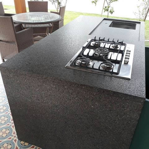 Em Granito Preto São Gabriel com Cuba Esculpida: Luxo e Praticidade em Sintonia - ideia