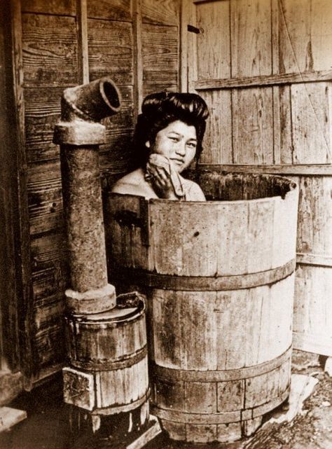 Banheira de Imersão Vintage: Um Banho de História e Charme - ideia