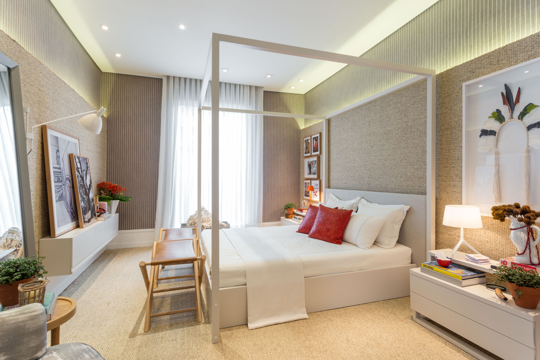 Cama Normal com Cabeceira Estofada e Botonê: Elegância e Conforto - detalhe