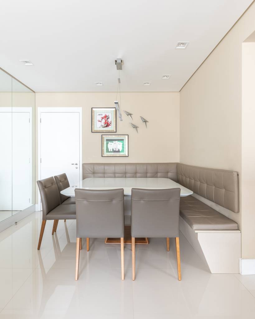 Canto Alemão Minimalista com Banco Linear e Mesa Suspensa - ideia