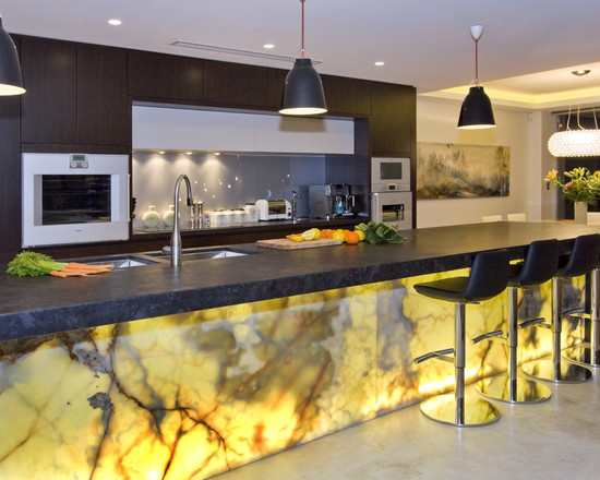 Bancada Amarela Iluminada com LEDs para um Ambiente Moderno - inspiração