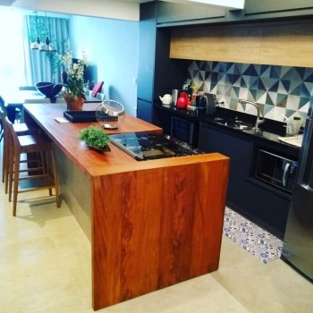 Com Bancada de Demolição: História e Personalidade em Cada Detalhe - detalhe