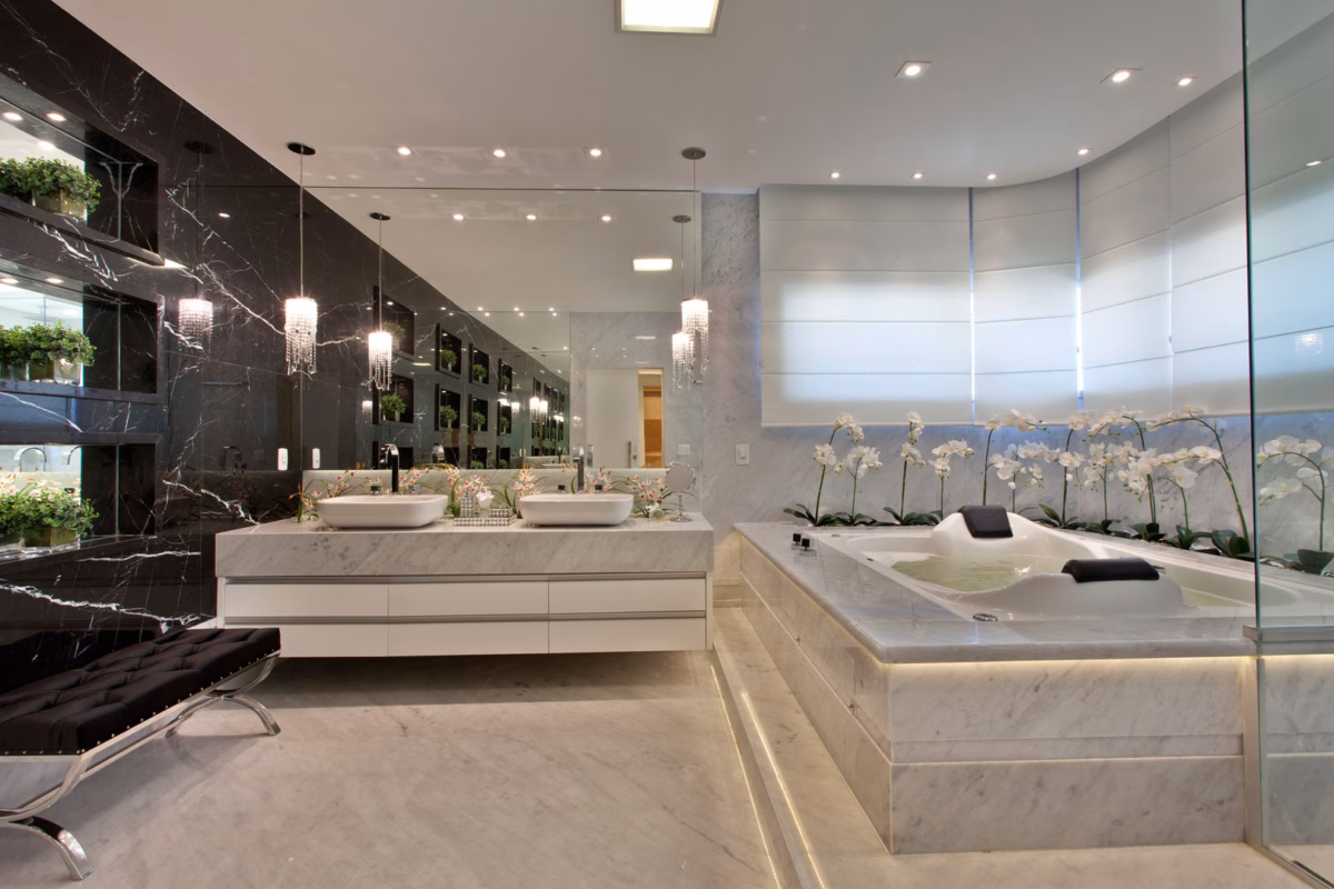 Banheiro Grande com Banheira de Imersão: Luxo e Relaxamento - detalhe
