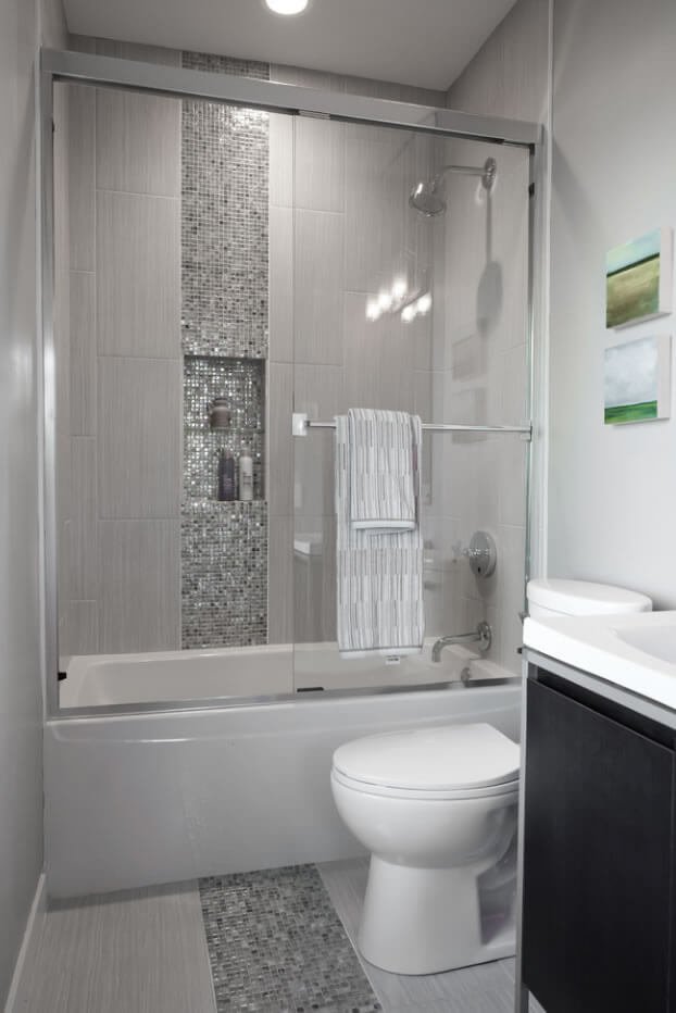 Gabinete de Banheiro com Revestimento em Pastilhas de Vidro: Brilho e Refinamento para Seu Espaço - inspiração