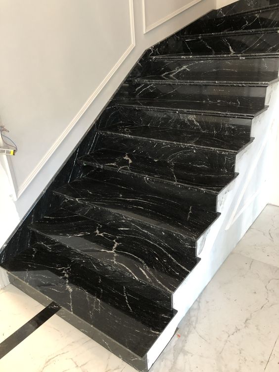 Pisos e Escadas: Elegância que Conduz ao Paraíso! - detalhe