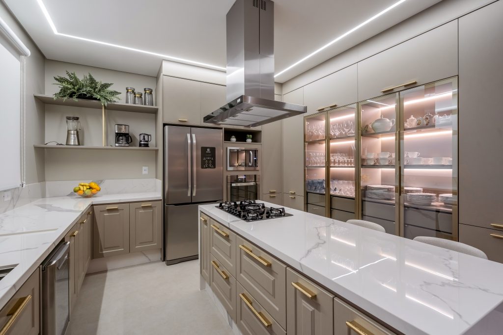 Cozinhas Planejadas com Bancadas de Quartzo: Elegância e Durabilidade Impecáveis - detalhe