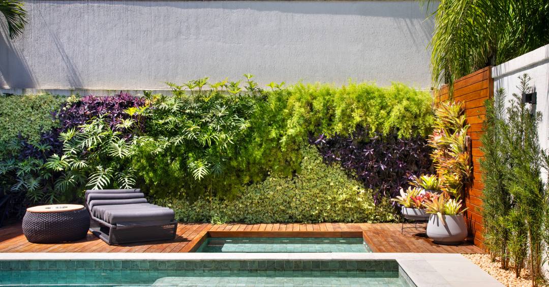 Jardim Tropical Vertical: Exuberância que sobe pelas paredes - ideia