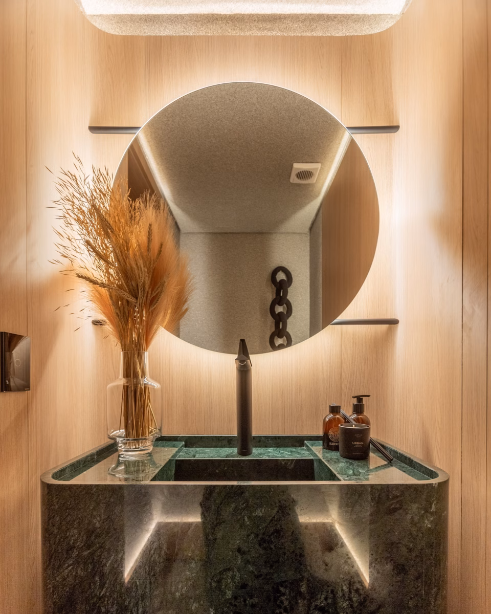 Bancada Esculpida: Design Inovador e Elegância Suspensa - ideia