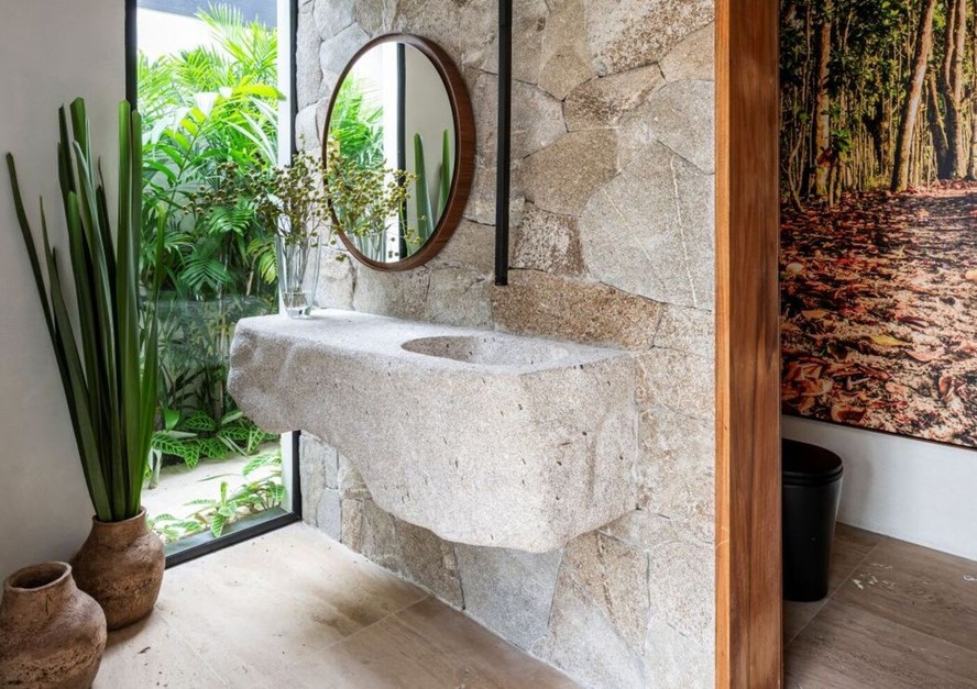 Artesanal e Charmoso: Lavabo com Pia Esculpida e Cestaria - ideia