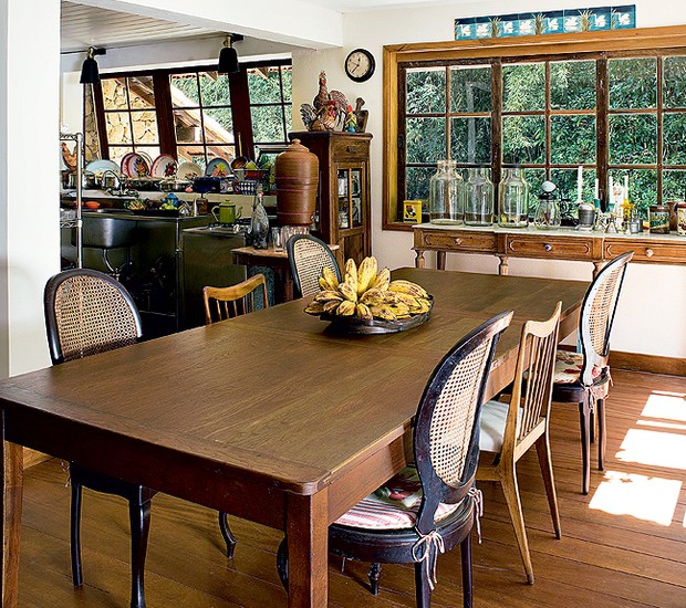 Bancada de Madeira de Demolição: Charme e Sustentabilidade em Cada Viga - detalhe