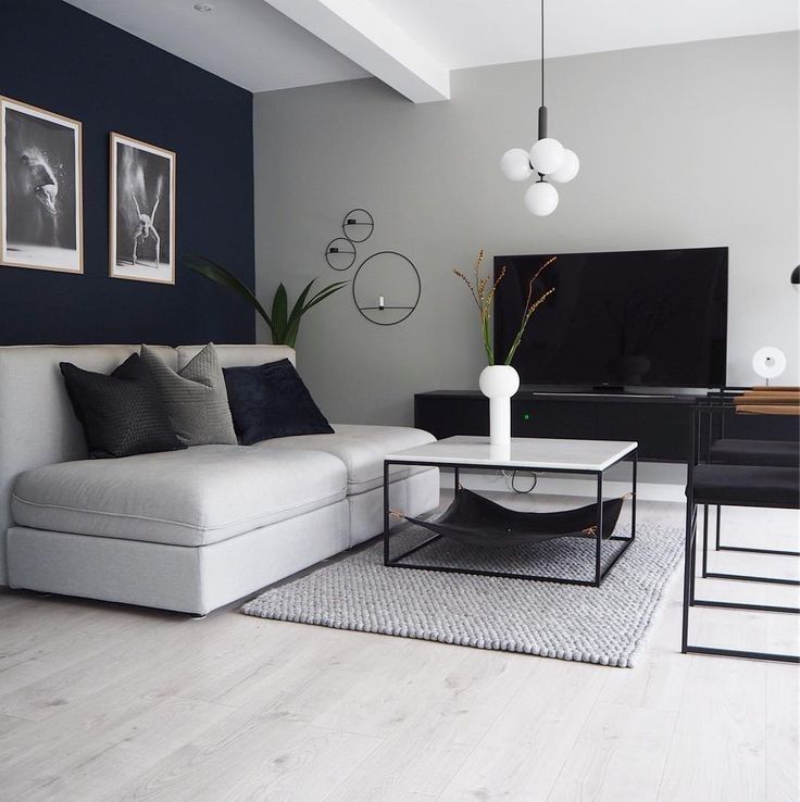 Elegância Atemporal: A Sofisticação do Preto e Branco com Toques Dourados - ideia