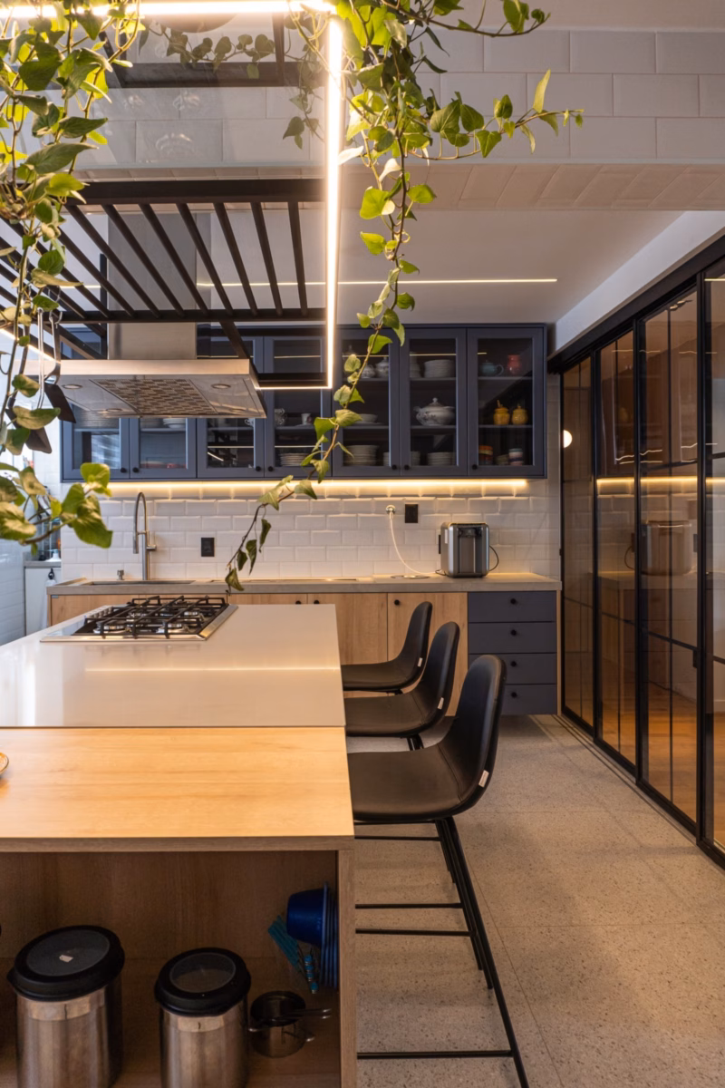 Ilhas com Estilo Industrial e Tubulação Aparente: Charme Urbano e Despojado - detalhe