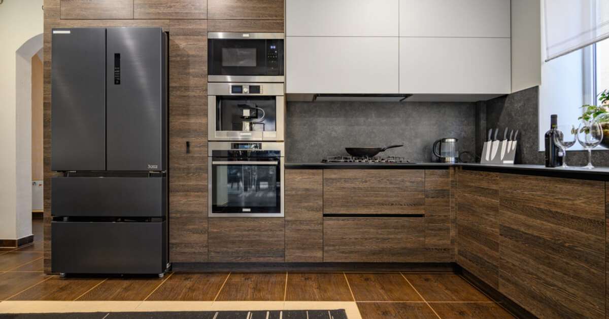 Torre Quente com revestimento que imita azulejos portugueses - detalhe