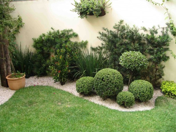 Grama Adornada com Esculturas de Jardim - ideia