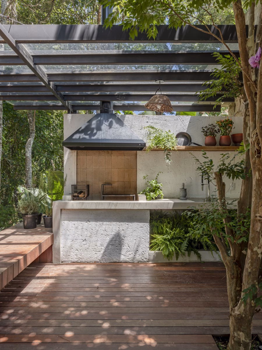 Conectando a Natureza: Deck de Madeira e Paisagismo Integrado - ideia