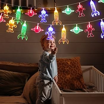 Luzes Mágicas: Decoração de Quarto Infantil com Cordão de Luzes - ideia