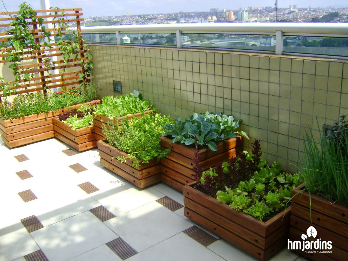 Horta em Vasos Decorados com Tinta Lousa: Personalize e Organize! - inspiração