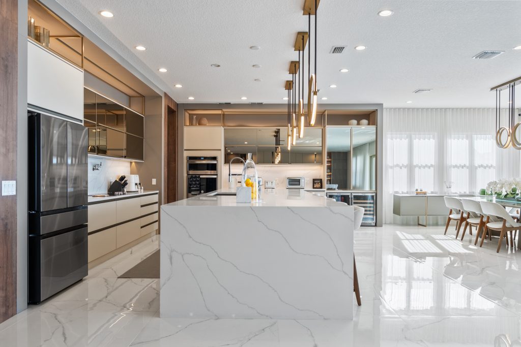 Cozinhas Planejadas com Bancadas de Quartzo: Elegância e Durabilidade Impecáveis - ideia