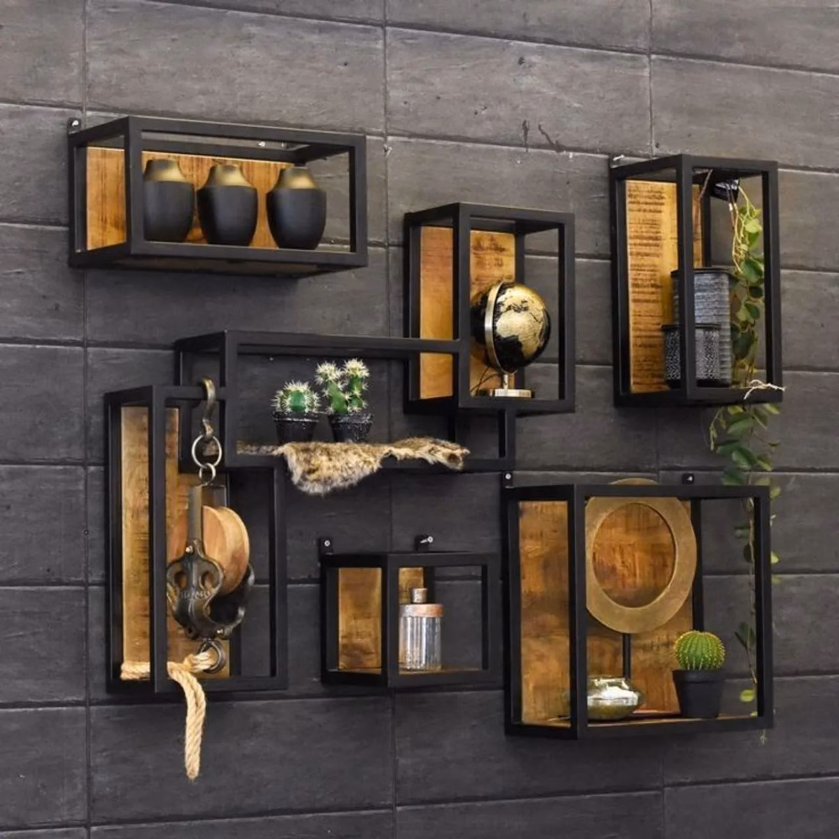 Nichos Modulares de Metal Preto: Estilo Industrial Elegante - detalhe