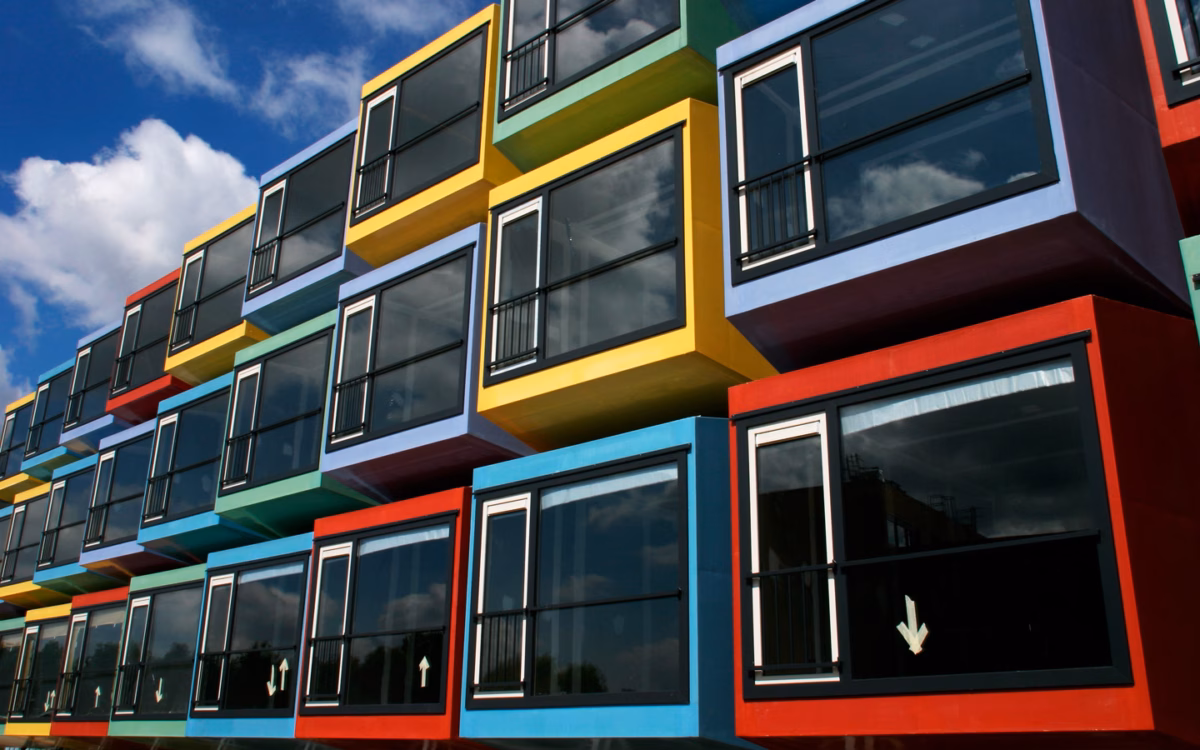 Projetos com Cores Vibrantes e Grafismos Expressivos - ideia