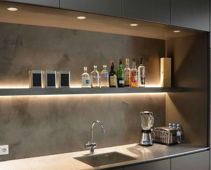 Com Iluminação LED Estratégica em Armários e Bancadas - ideia