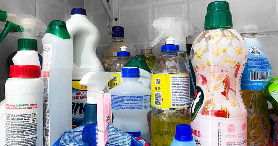 Qualquer Mistura Sem Rótulo: Arte Abstrata do Caos Químico - ideia