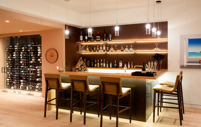 Barzinho Elegante com Cristais: Sofisticação e Brilho - detalhe