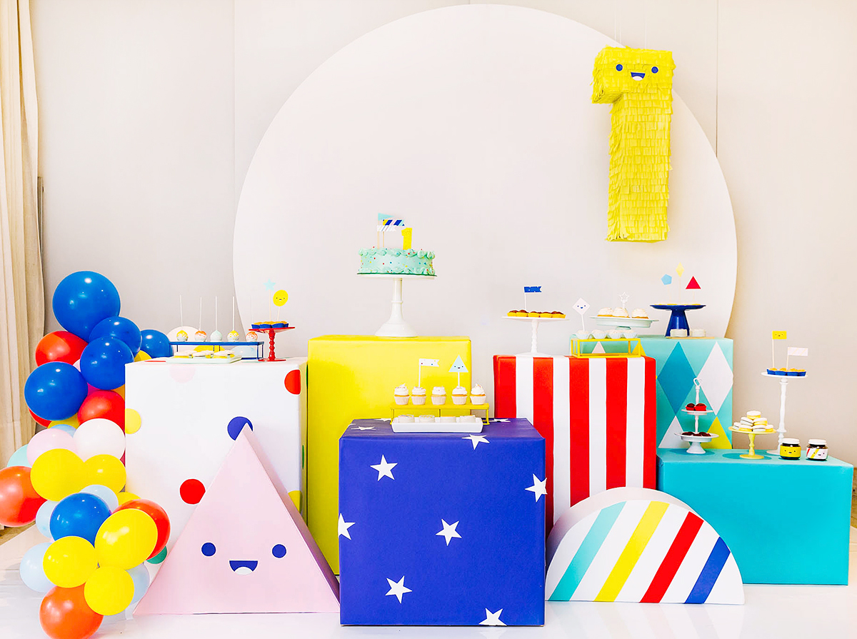 Decoração de Festa Minimalista com Formas Geométricas: Simplicidade e Impacto Visual - detalhe