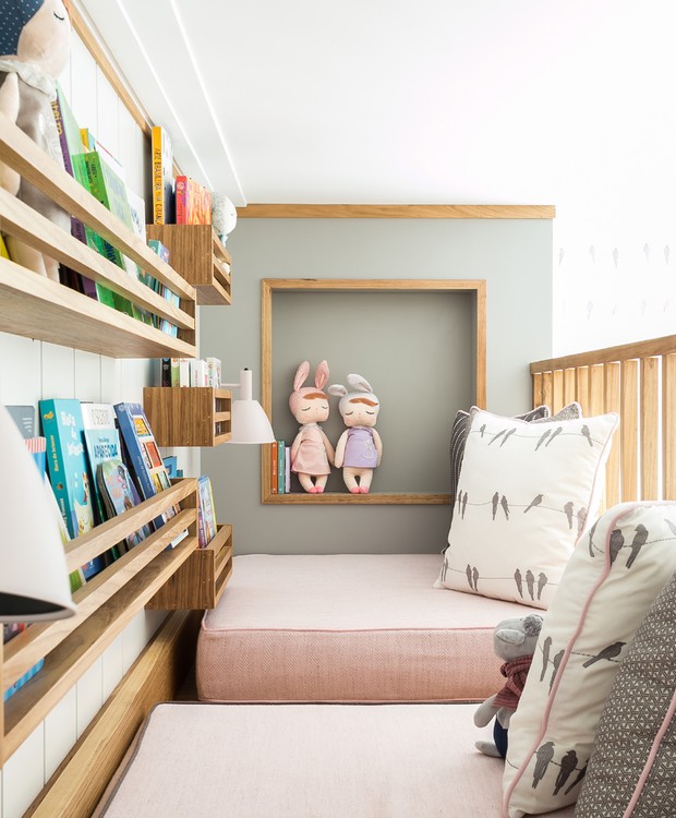 Cantinho de Leitura Aconchegante: Decoração de Quarto Infantil com Almofadas Temáticas - inspiração