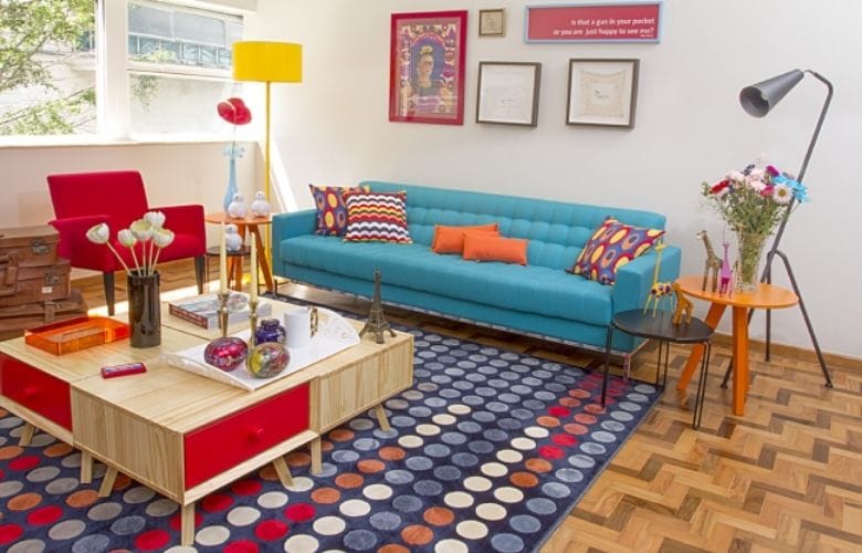 Toque Retrô: Cores Vibrantes e Design Nostálgico - detalhe