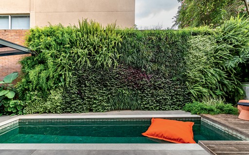 Com Jardim Vertical Exuberante - ideia