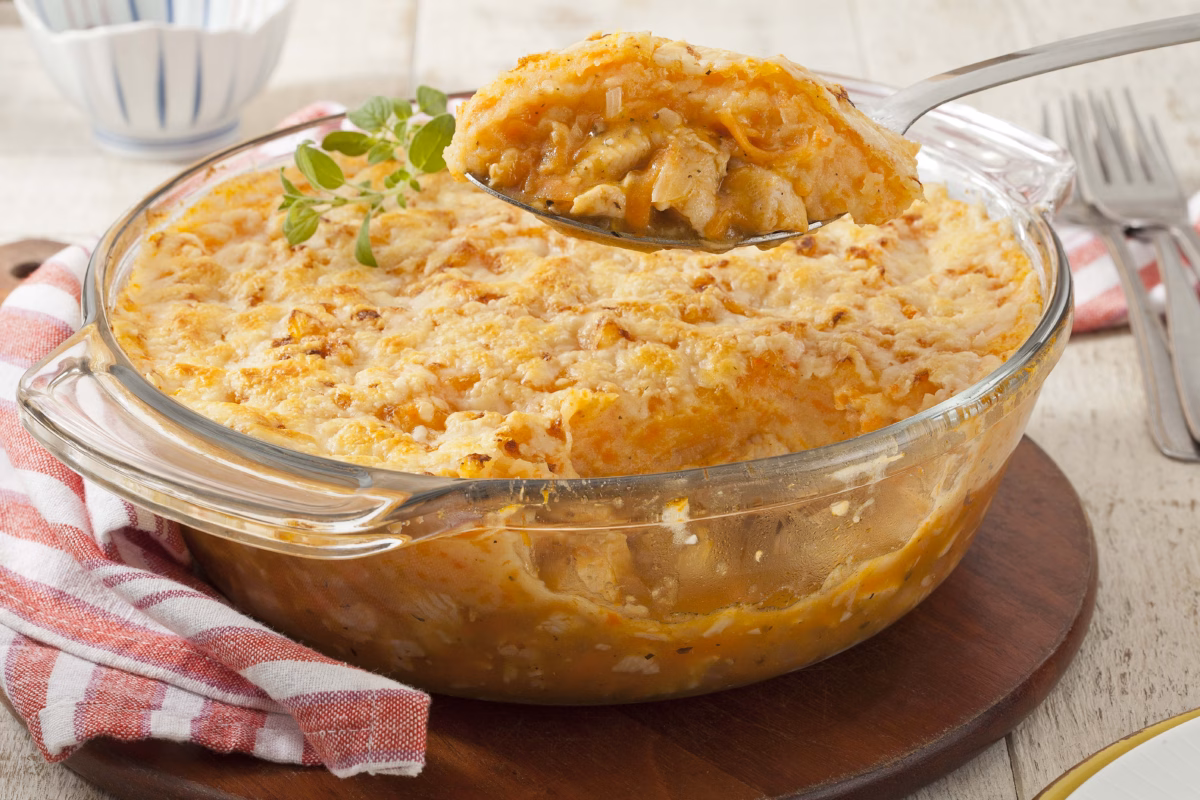 Escondidinho de Frango com Purê de Batata Doce e Queijo Coalho - inspiração