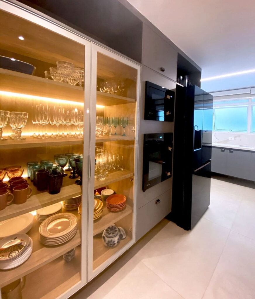 Armários de Cozinha com Iluminação LED Embutida: Destaque e Modernidade! - ideia