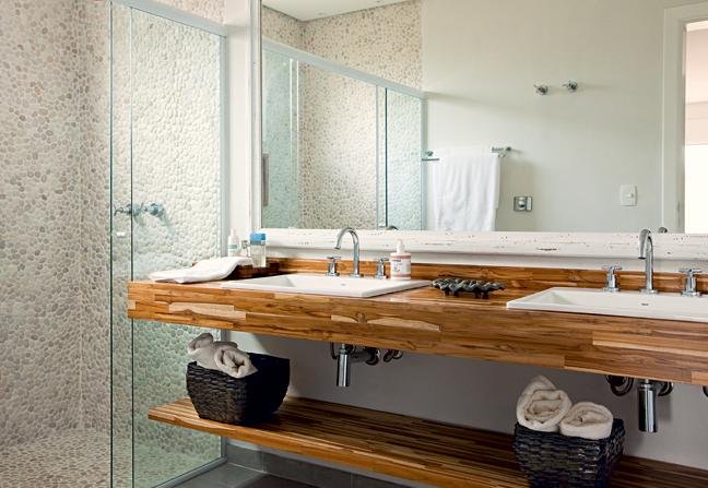 Cuba com Formato Orgânico e Revestimento em Madeira: Aconchego e Design - ideia