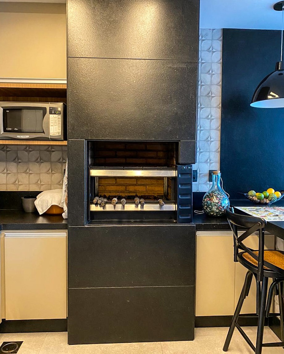 Áreas Gourmet com Churrasqueira Revestida em Granito Flameado: Rusticidade e Charme - ideia