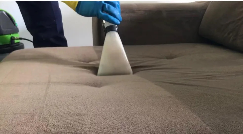 Estofado Vintage com História: Preservando a Beleza e a Memória - inspiração