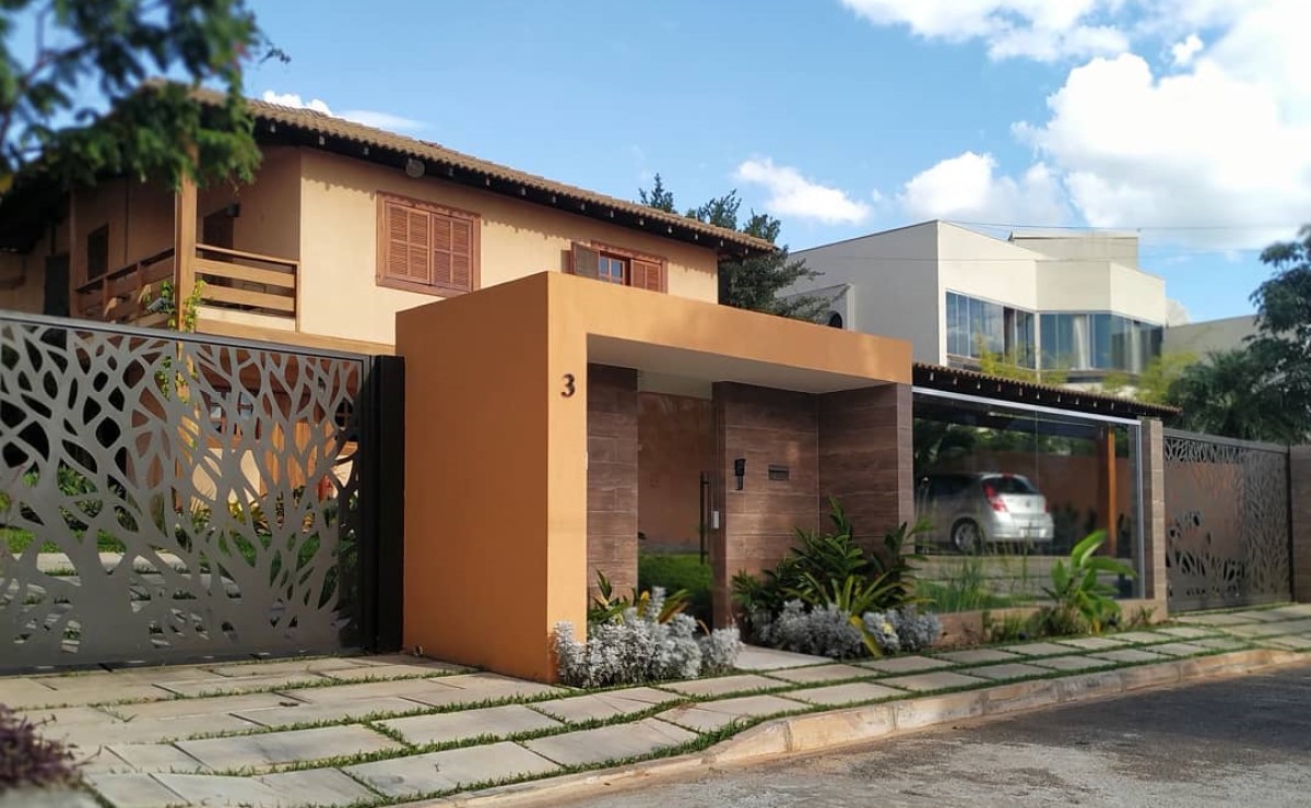 Muro com Grafiato e Plantas Ornamentais: Personalidade Marcante - inspiração