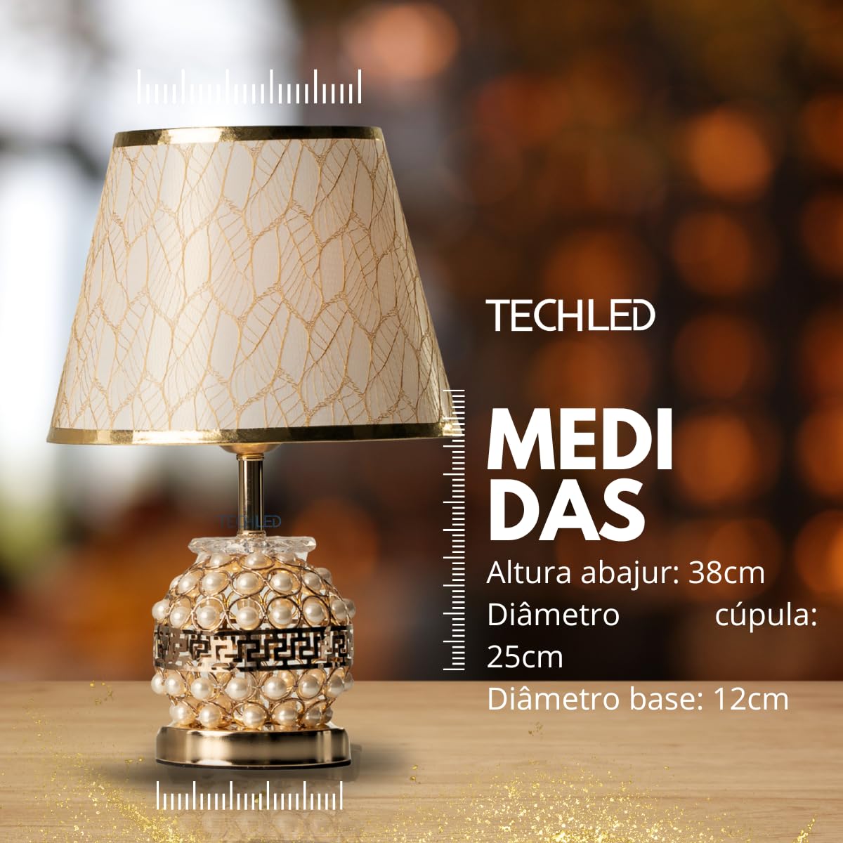 Abajur com Cúpula de Renda e Pérolas: Glamour e Refinamento - detalhe